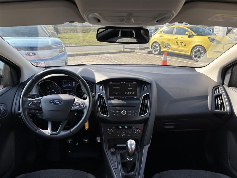 Ford Focus 1,5 Race Red 110 kW - fotka 14 z 32