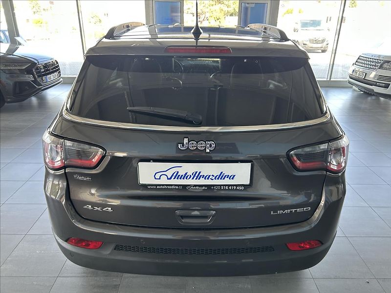 Jeep Compass 2,0   M-Jet 103kW,4x4 - fotka 5 z 26