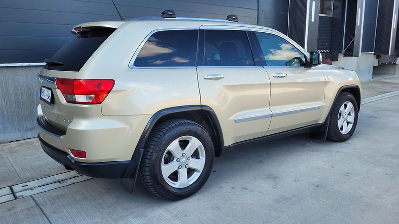 Jeep Grand Cherokee 3,0 CRDI 4x4 - fotka 9 z 21