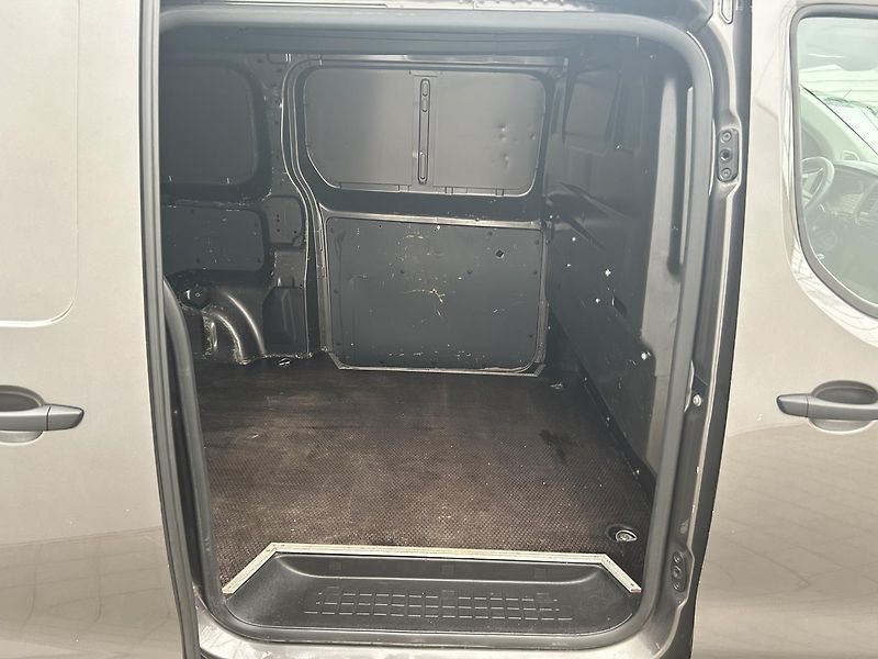 Toyota ProAce 2.0 D Active - fotka 20 z 22