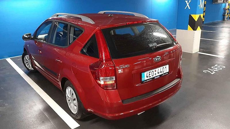 Na první pohled je vidět, že původní majitel byl na auto opatrný.