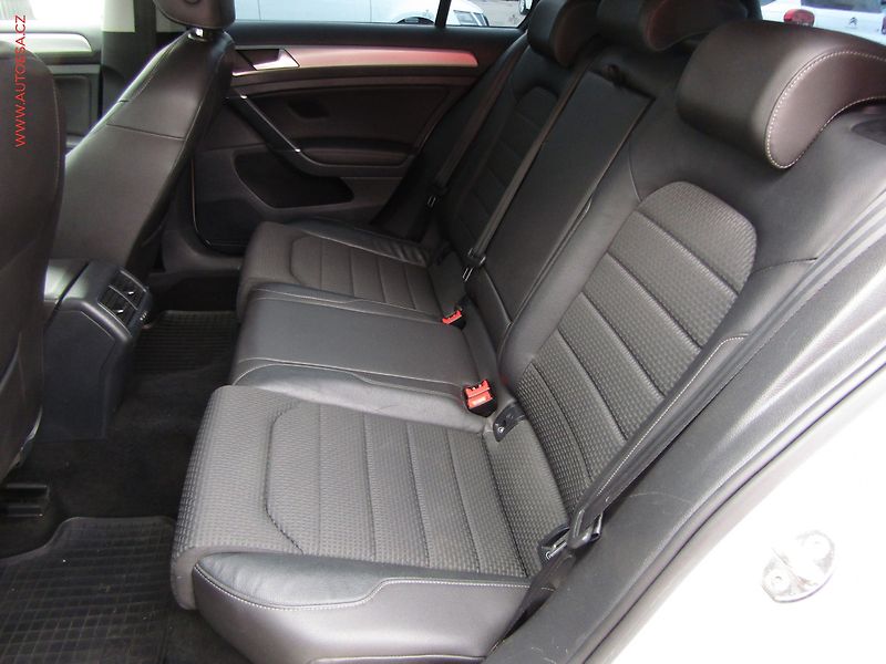 Volkswagen Golf (2016) 1.4TSI, ČR - fotka 10 z 17