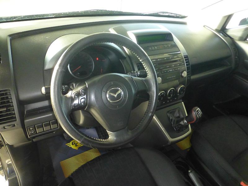 Mazda 5 (2009) 1,8I-DIGI*TAŽNÉ+KOLA*ALU*7MÍST - fotka 11 z 24