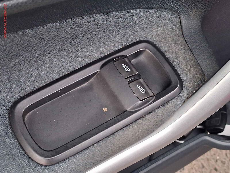 Ford Fiesta (2012) 1.2i, ČR, AC - fotka 12 z 16