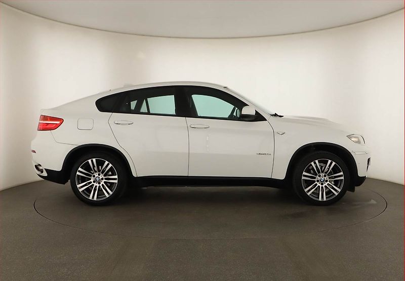 BMW X6 (2013) M Paket xDrive30d, 4X4 - fotka 6 z 15