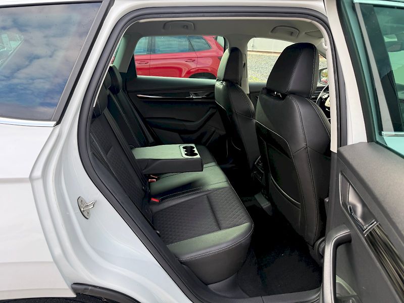 Škoda Karoq (2021) 1.5 TSI 110 kW DSG Style Plus - fotka 24 z 26