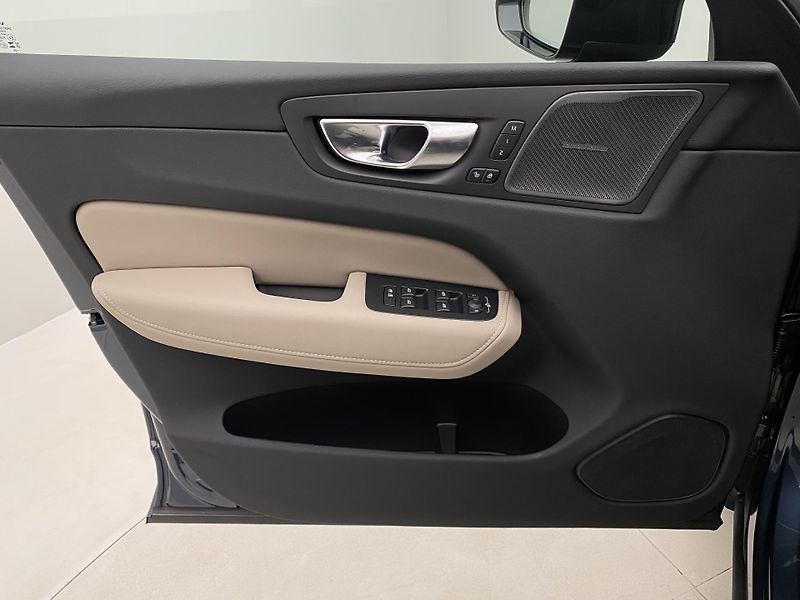 Volvo XC60 (2026) B5 AWD AUT DARK PLUS  - fotka 7 z 67