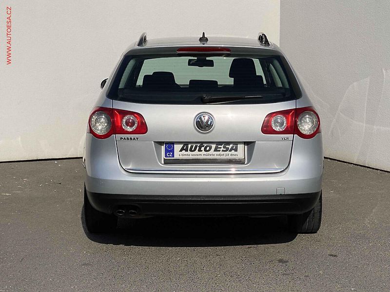Volkswagen Passat (2008) 1.9TDi, autoAC - fotka 5 z 16