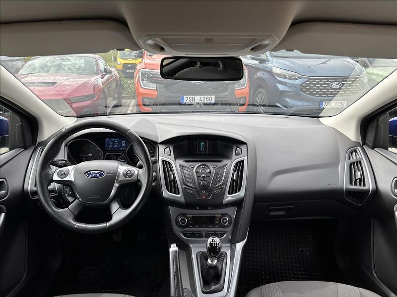 Ford Focus 2,0 TDCI 140k Titanium - fotka 14 z 36