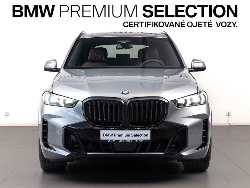BMW X5 xDrive30d - fotka 2 z 23