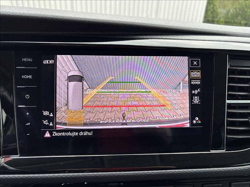 Volkswagen Multivan 2,0 TDi Highline Long DSG - fotka 14 z 23