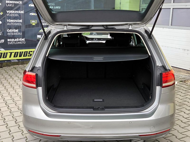 Volkswagen Passat 2.0TDi DSG *SERV.KN.FAKTURY*   - fotka 15 z 49
