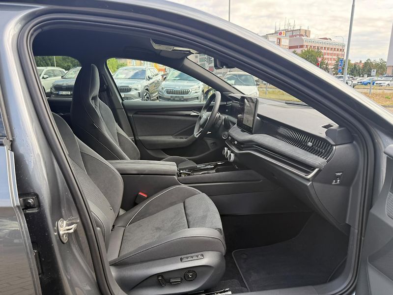 Škoda Superb iV Sportline 1,5TSI 150kw DSG - fotka 9 z 28