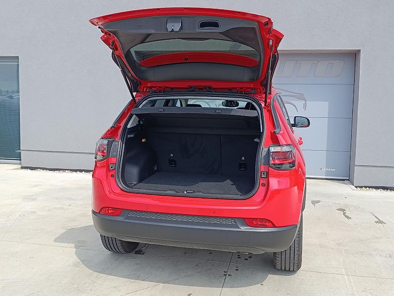 Jeep Compass 1.5 E-HYBRID NIGHT EAGLE ČR - fotka 9 z 31