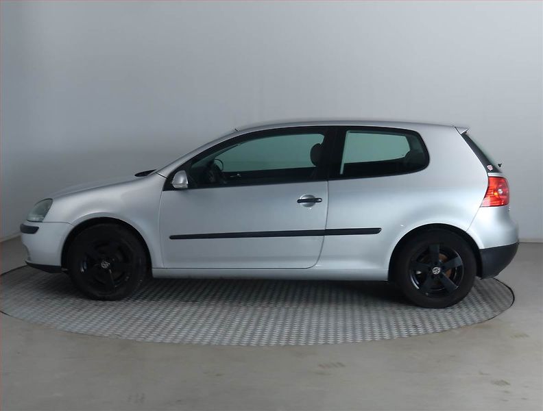 Volkswagen Golf (2004) 1.6 FSI, po STK, zamluveno - fotka 3 z 15