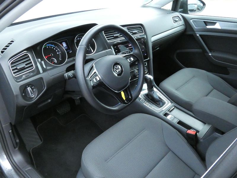 Volkswagen e-Golf (2020) Comfortline 100kW SoH 87% - fotka 5 z 30