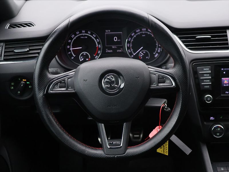 Škoda Octavia RS 2,0 TDI 135kW Webasto Tažné - fotka 15 z 25