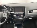 Mitsubishi Outlander (2017) 2.0 2WD, Invite, kamera, +ALU - náhled 12