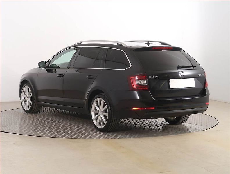 Škoda Octavia (2017) Style 2.0 TDI, Automat - fotka 4 z 22