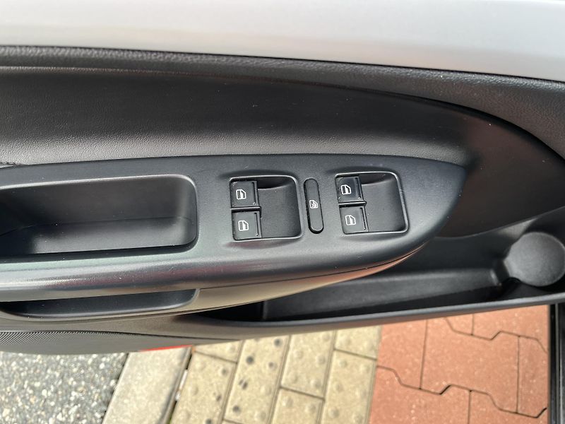 Škoda Octavia 1.6 TDi Elegance - fotka 11 z 28