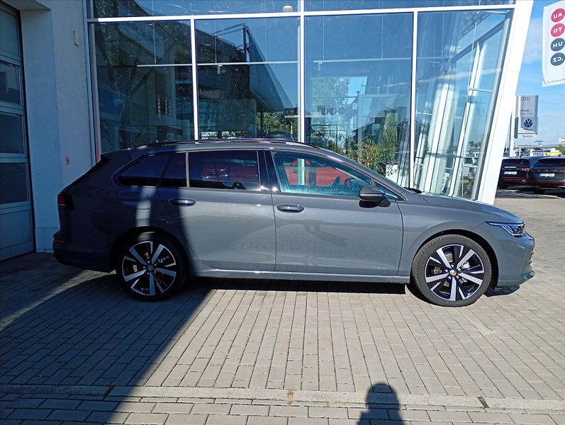 Volkswagen Golf Variant (2026) 1,5 eTSI 7DSG mHEV  People - fotka 4 z 17