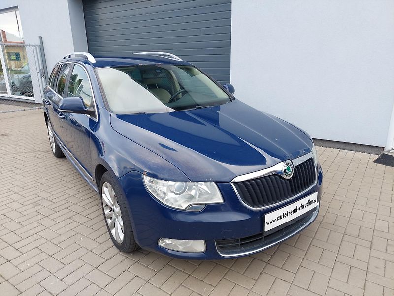 Škoda Superb (2011) Combi 2.0TDi DSG 125kW - fotka 3 z 18