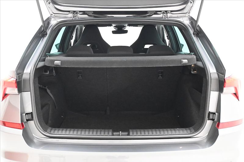 Škoda Kamiq 1,0 TSI 81 kW Sport Business Z - fotka 10 z 29
