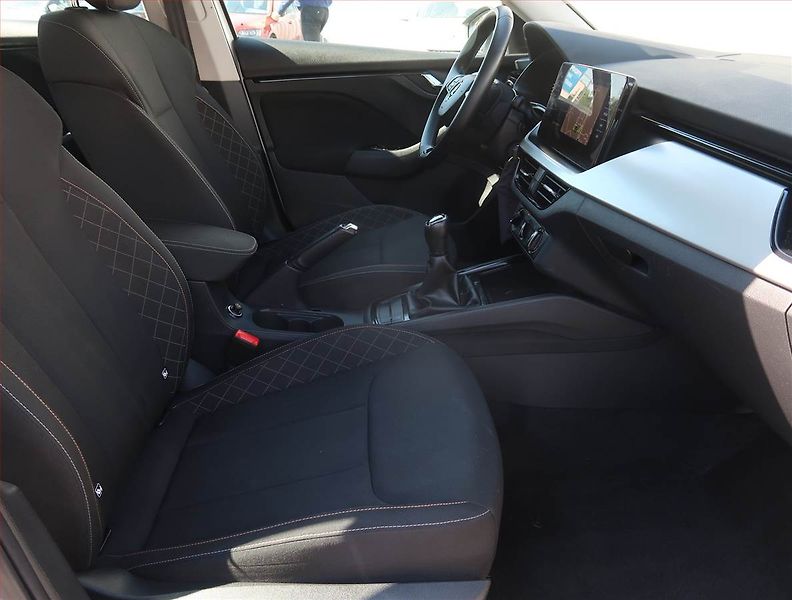 Škoda Kamiq (2023) Ambition 1.0 TSI, Serv.kniha - fotka 9 z 23