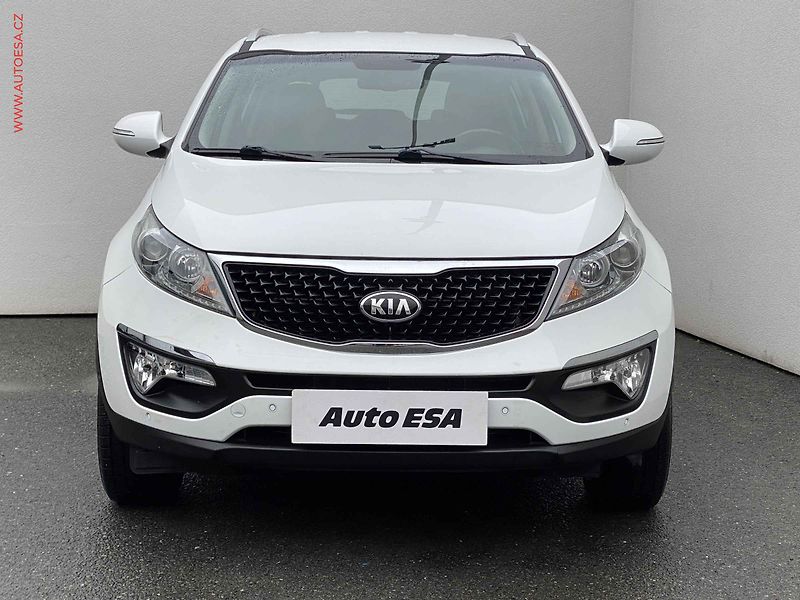 Kia Sportage (2015) 1.6 GDi, AC, TZ, navi - fotka 2 z 19