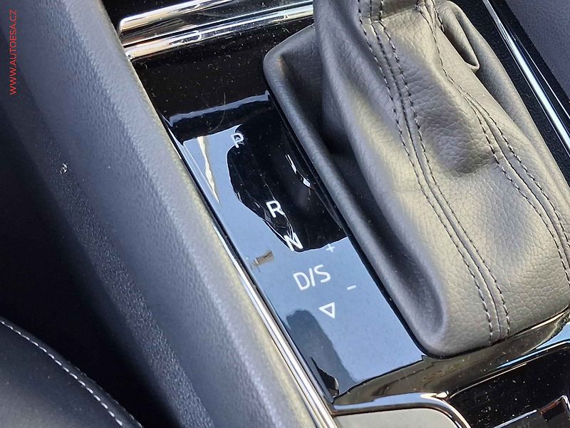 Škoda Karoq (2021) 1.5 TSi, 1.maj,ČR, Style, DSG - fotka 14 z 19