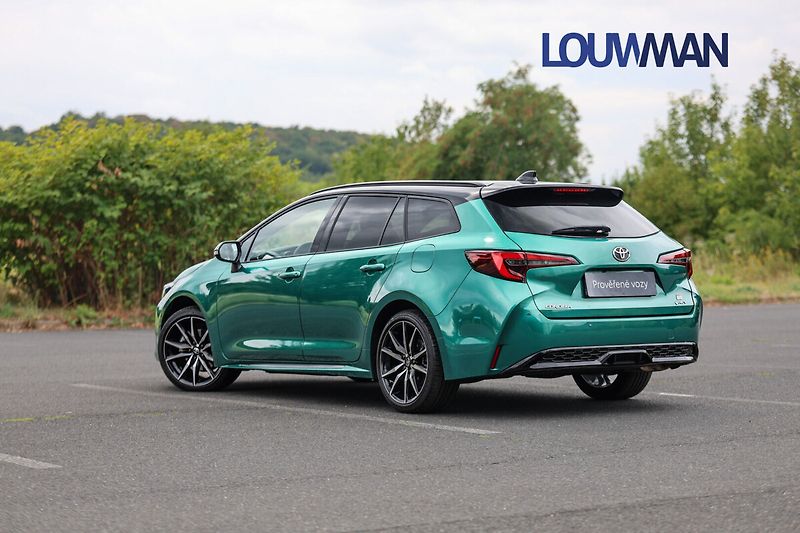 Toyota Corolla 2.0L HEV CVT GR SPORT - fotka 2 z 26