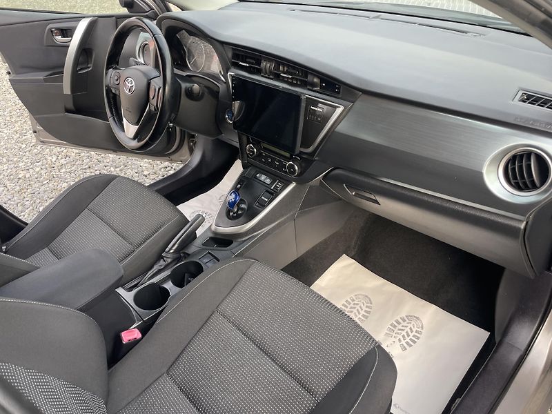 Toyota Auris 1.8i 16v HYBRID AUT NAVI CAM!! - fotka 137 z 166