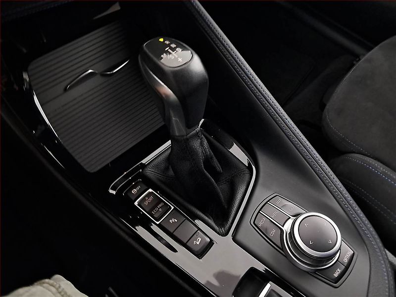 BMW X1 (2017) xDrive18d, Automat, Serv.kniha - fotka 16 z 19