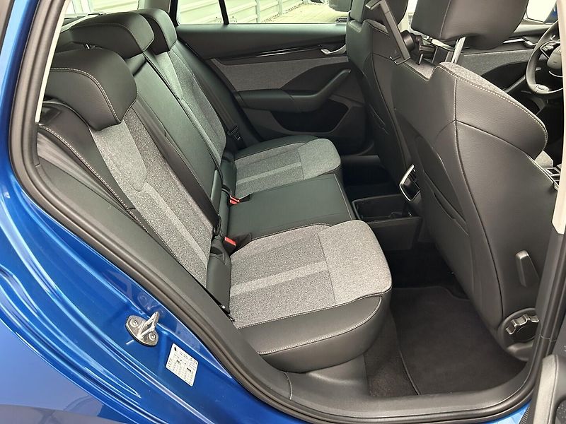Škoda Octavia 2.0 TDI Top selection - fotka 29 z 32