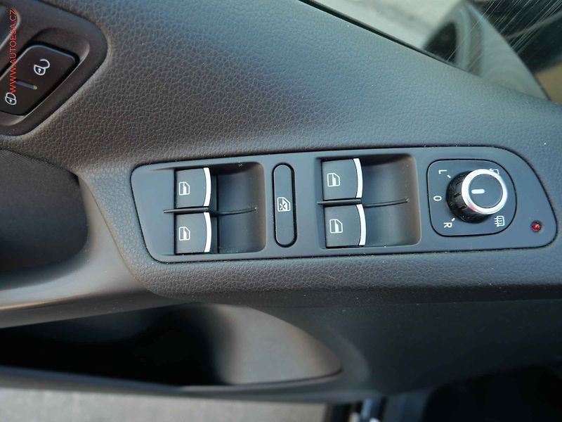 Volkswagen Tiguan (2013) 2.0TDi 4x4, Sport, DSG - fotka 13 z 25