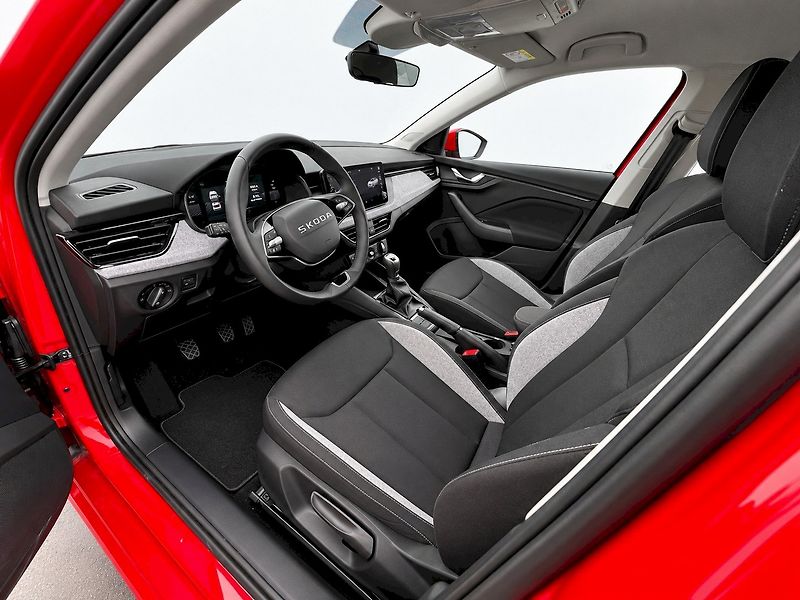 Škoda Scala (2025) SELEC TSI 85/1.0 M6F - fotka 8 z 38
