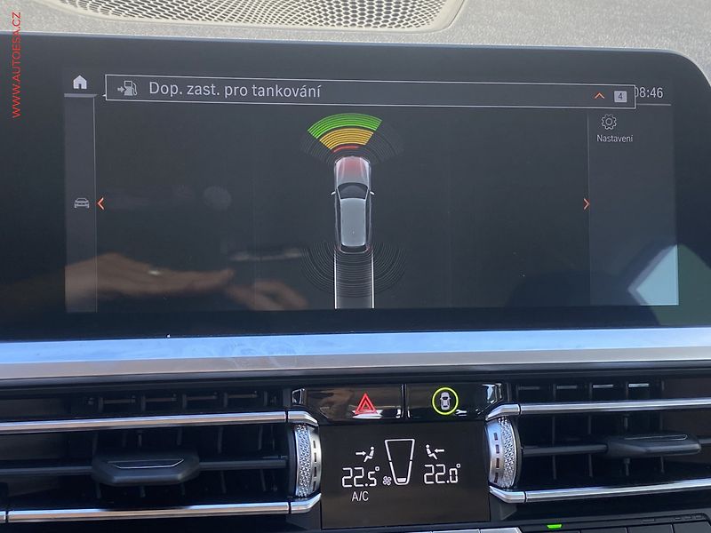 BMW Řada 3 (2019) 2.0 D 320d, Sport Line - fotka 15 z 19