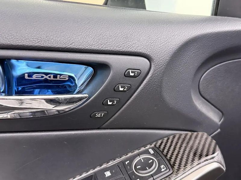 Lexus IS 300h 2.5F SportLine 162kW Ventilace - fotka 7 z 15
