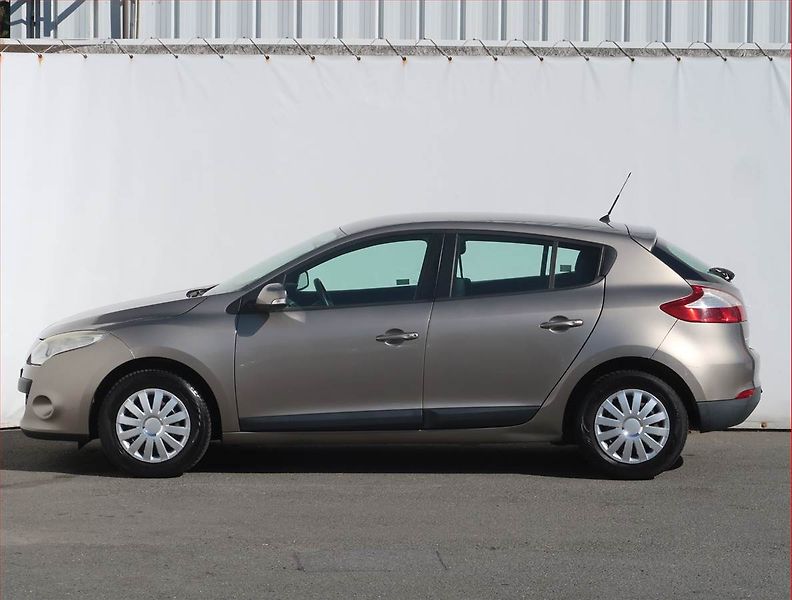 Renault Mégane (2010) 1.6 16V, Tempomat - fotka 3 z 18