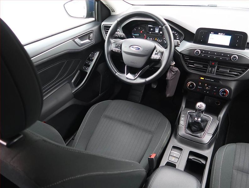 Ford Focus (2018) 1.5 EcoBlue, Serv.kniha - fotka 7 z 17