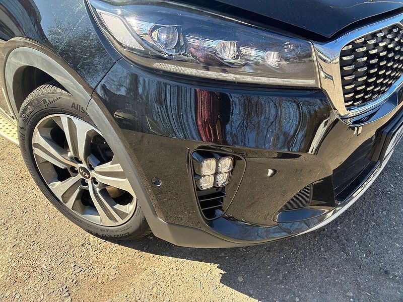 Kia Sorento GT LINE 2.2 CRDi 4x4 7 míst - fotka 23 z 24