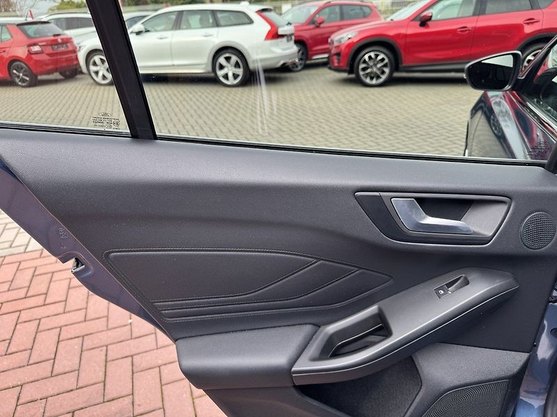 Ford Focus (2018) 2.0TDCi Titanium LED Kamera - fotka 23 z 49