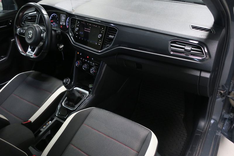 Volkswagen T-Roc (2019) Sport 1.5 TSI 110 kW manuál - fotka 38 z 47