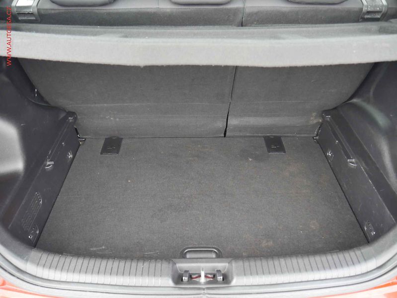 Kia Venga (2011) 1.4CVVT, 2.maj,ČR, servis - fotka 7 z 13