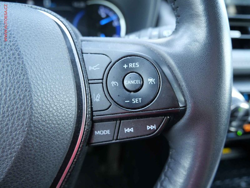 Toyota RAV4 (2020) 2.5HYBRID 4x4, ČR, servis - fotka 17 z 25