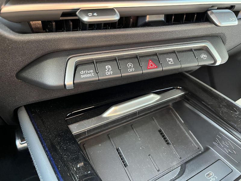 Audi Q3 2.0TDI S-LINE - fotka 18 z 21