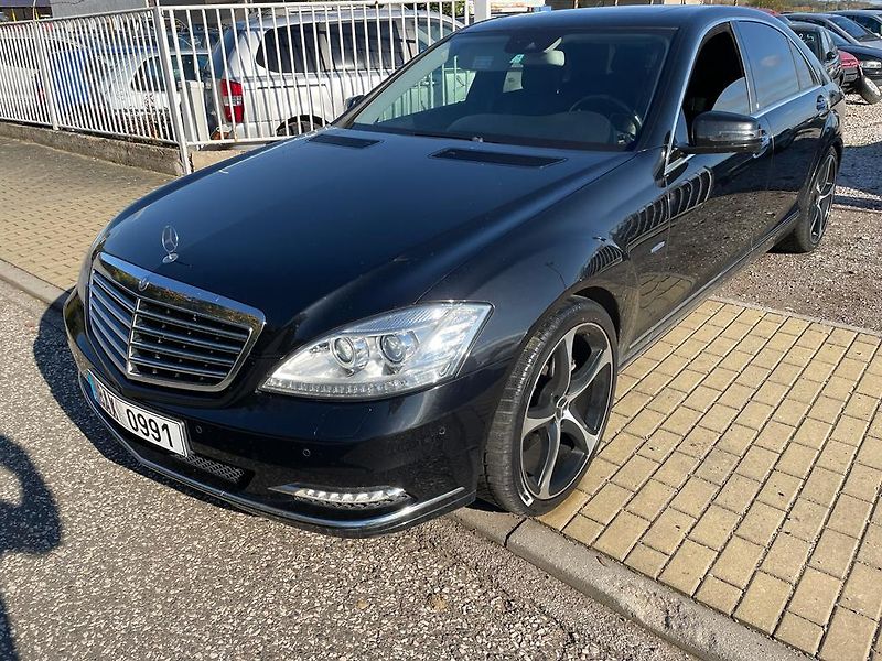 Mercedes-Benz Třídy S (2009) 350 CDI Long 4 matic! - fotka 9 z 64