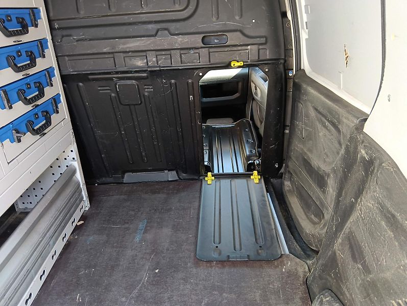 Opel Combo (2022) 1.5 D/75 kW, pojízdná dílna, - fotka 19 z 33