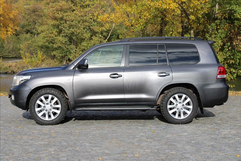 Toyota Land Cruiser 200 4.5 D-4D V8 / CZ - fotka 5 z 38