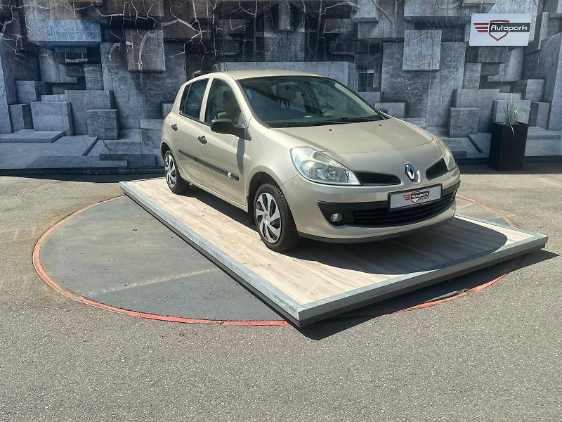 Renault Clio (2007) 1.2i, 55KW - fotka 1 z 20